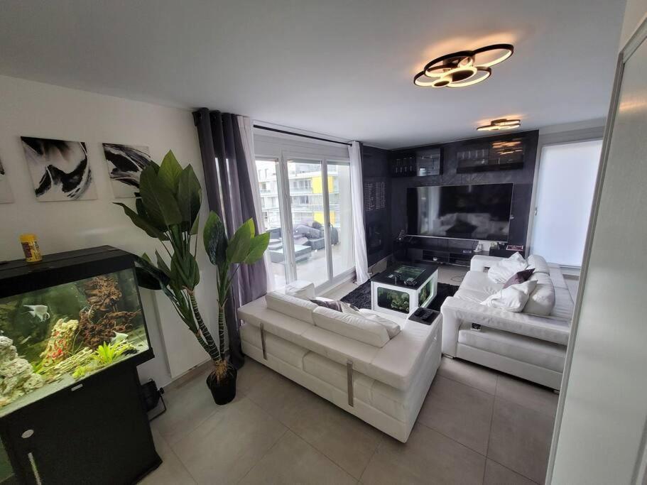 סן-ג'ניס-פולי Appartement Neuf Moderne + Parking, Geneve מראה חיצוני תמונה